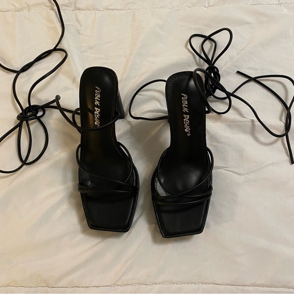 Platform strappy heels - Picture 2 of 5